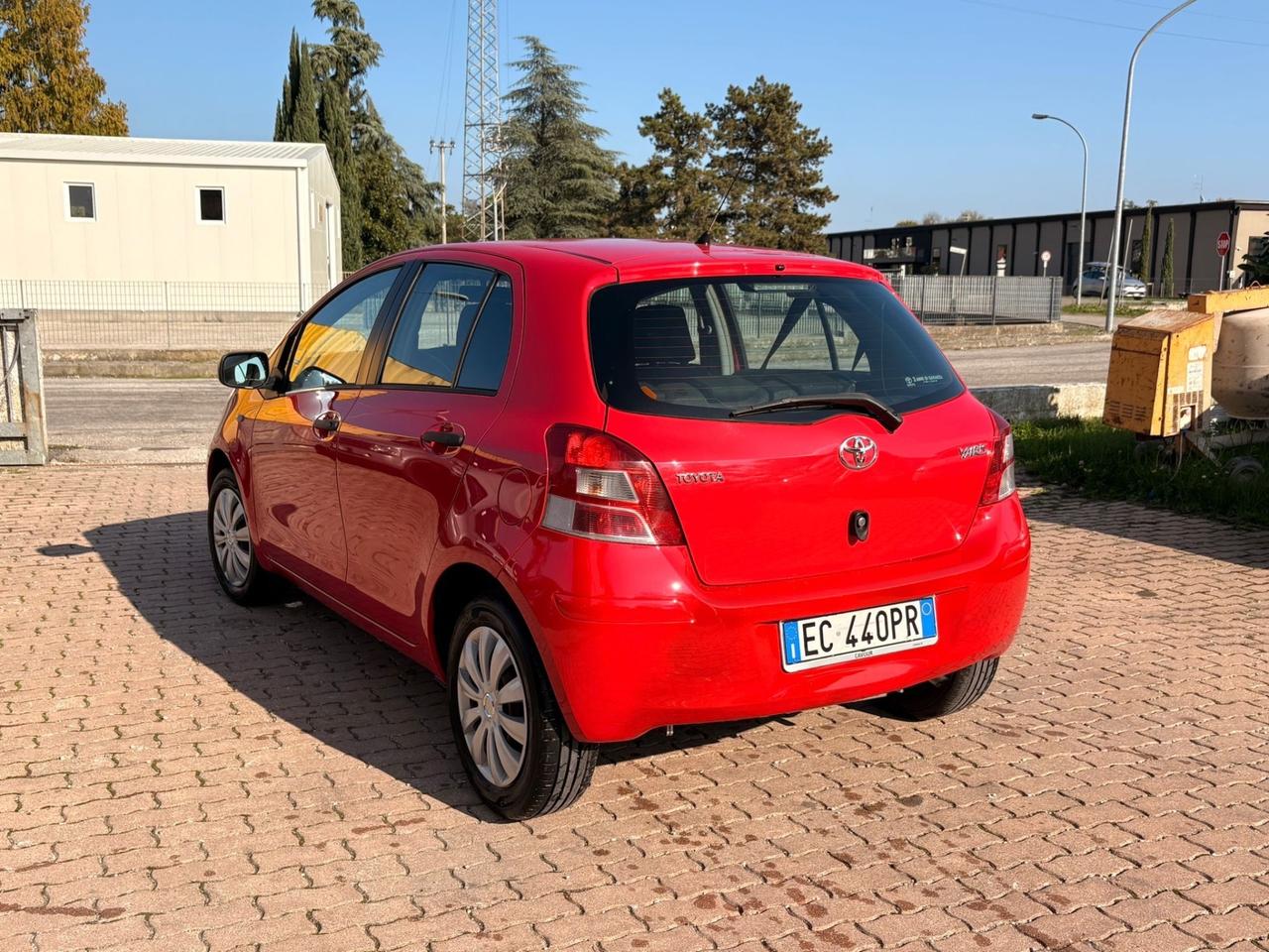 Toyota Yaris 1.0 5P Luxury pack