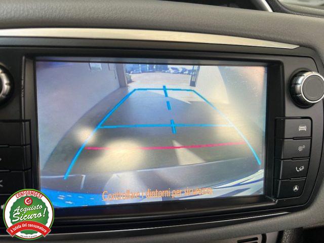 TOYOTA Yaris 1.3 5 porte Lounge - PER NEOPATENTATO -