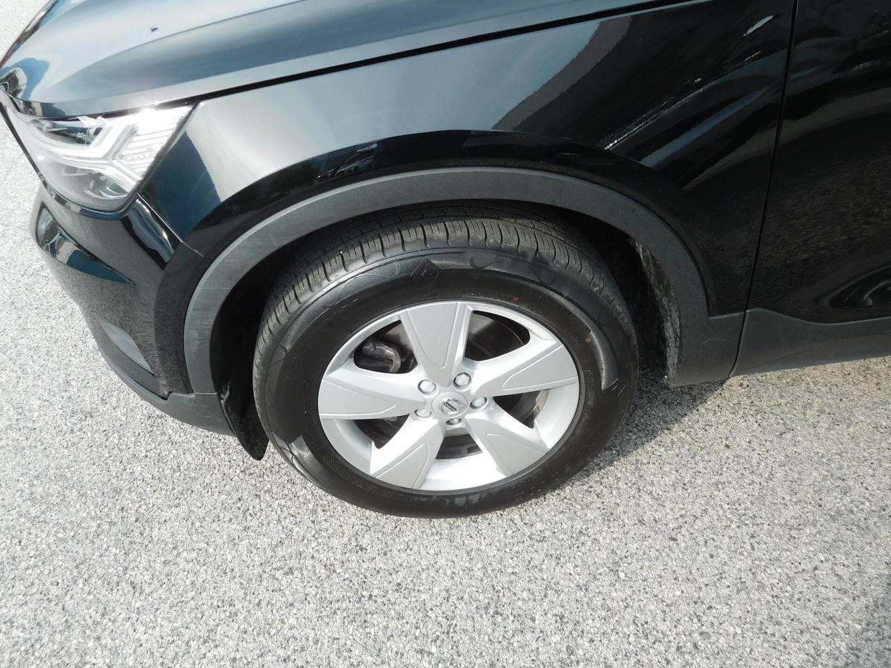 Volvo XC40 D3 AWD Momentum Core 150cv