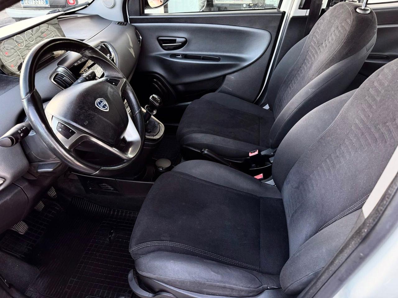 Lancia Ypsilon 0.9 TwinAir 85 CV 5 porte Metano Ecochic Gold