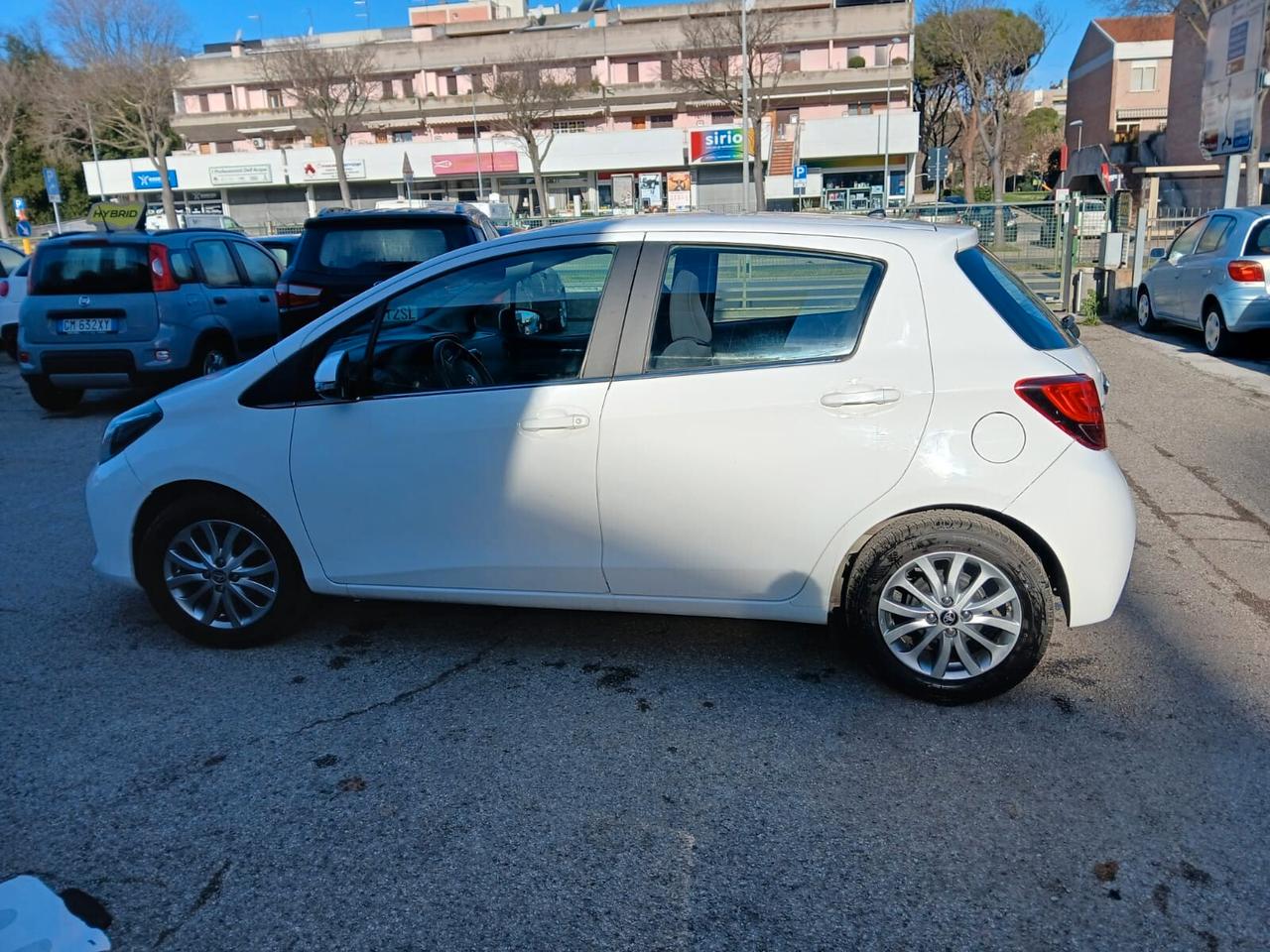 Toyota Yaris 1.0 5 porte Lounge