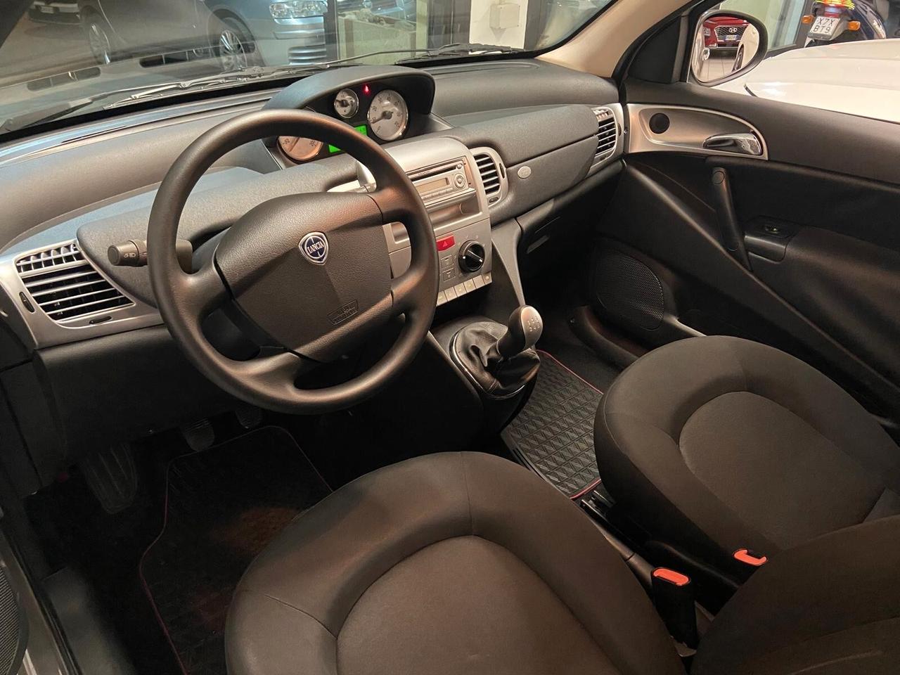 Lancia Ypsilon 1.3 MJT 75 CV Diva