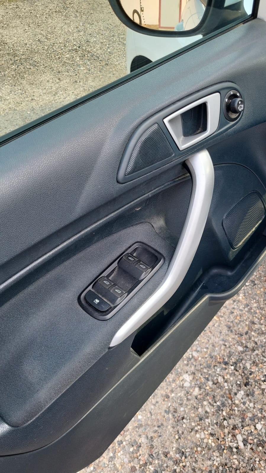 Ford Fiesta 1.2 82 CV 5 porte Titanium