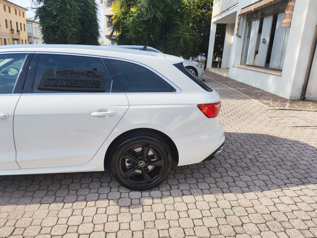 Audi A4 Avant 30 TDI/136 CV S tronic Business Advanced