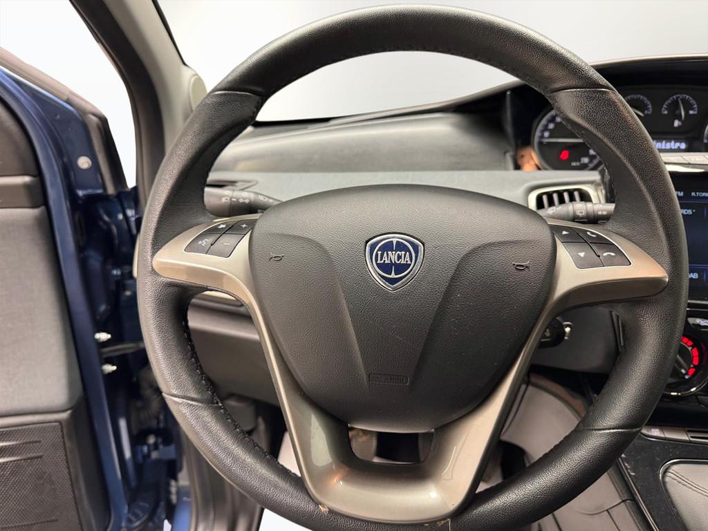 LANCIA Ypsilon III 2021 - Ypsilon 1.0 firefly hybrid Gold s&s 70cv