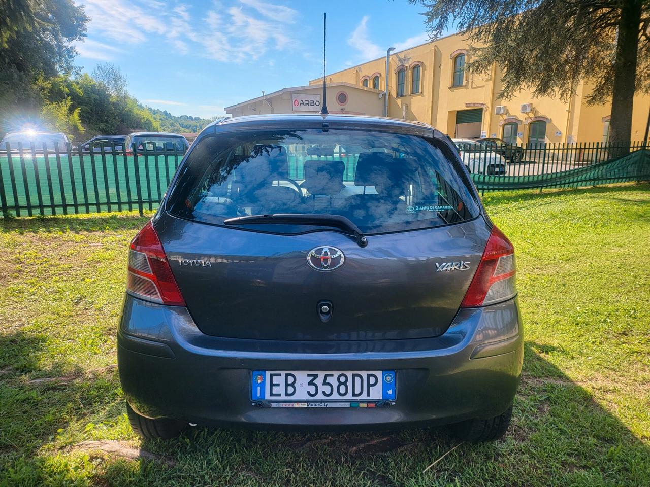 Toyota Yaris 1.0 5 porte Sol