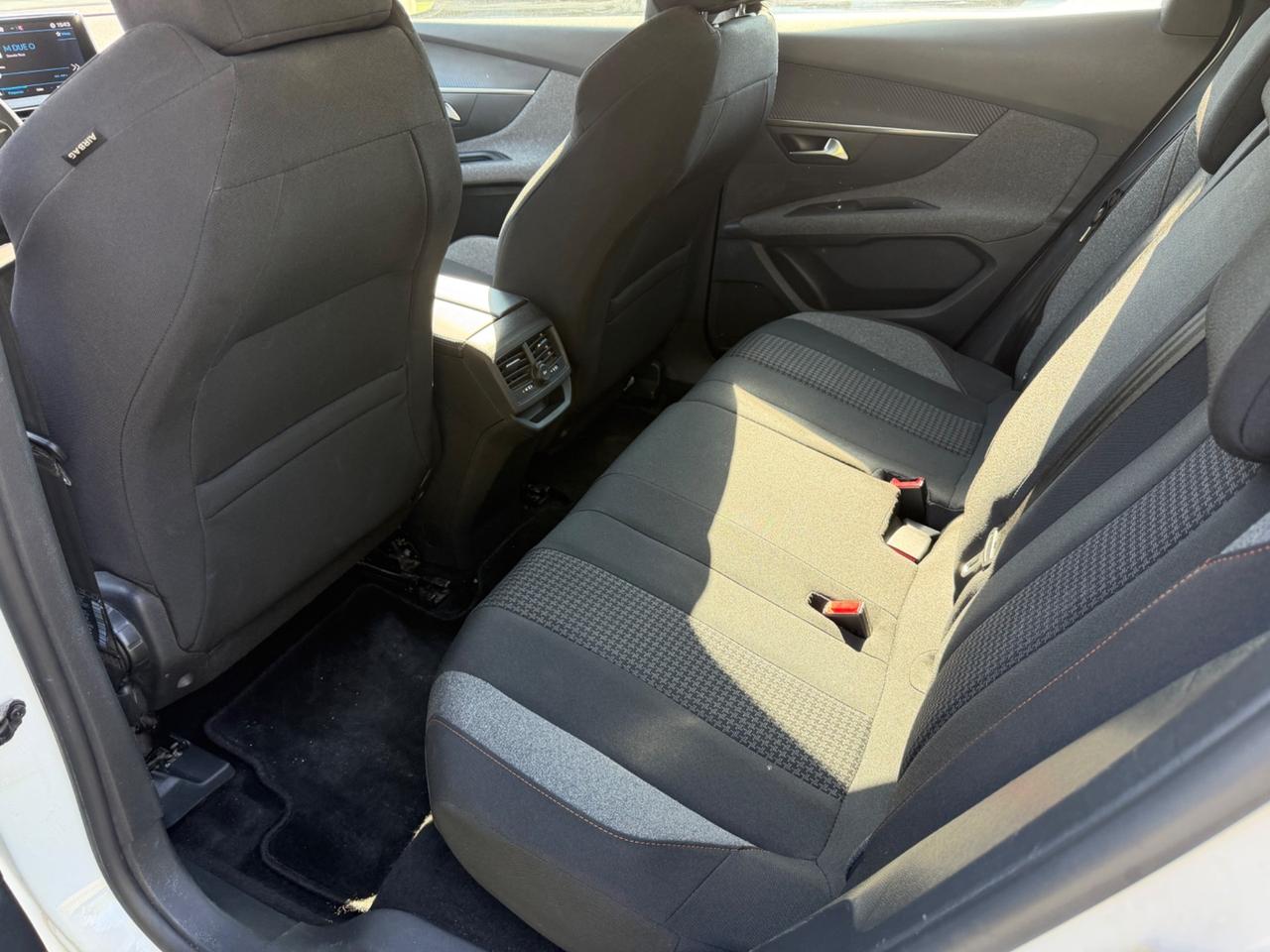 Peugeot 3008 BlueHDi 130 S&S EAT8 Active Pack