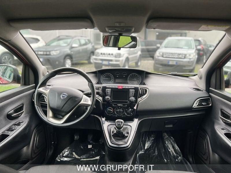 Lancia Ypsilon 1.0 FireFly 5 porte S&S Hybrid Ecochic Gold