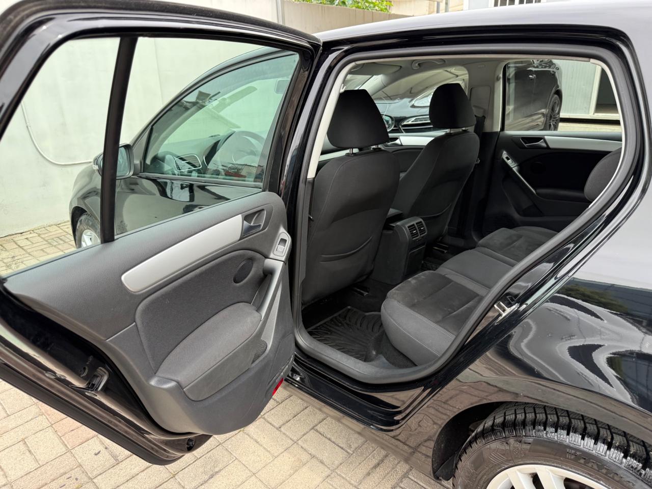 Volkswagen Golf 1.6 TDI Highline - GARANZIA