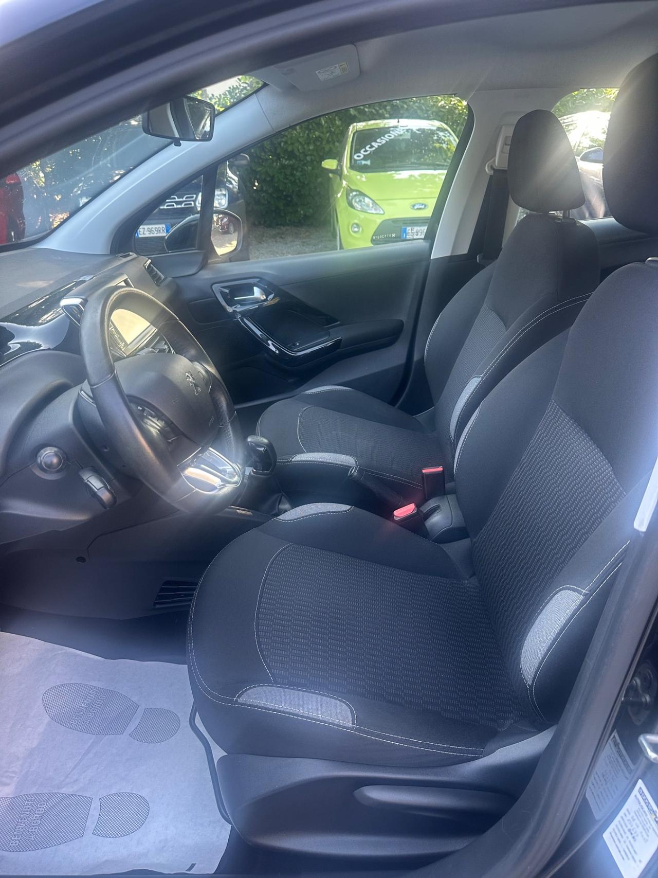Peugeot 208 PureTech 82 5 porte Allure