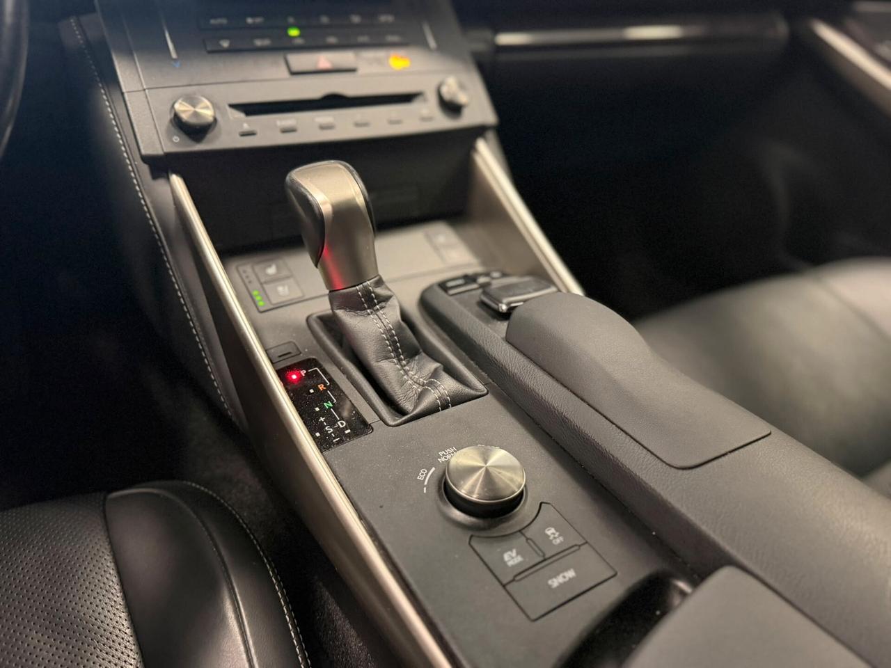 Lexus IS Hybrid FSport