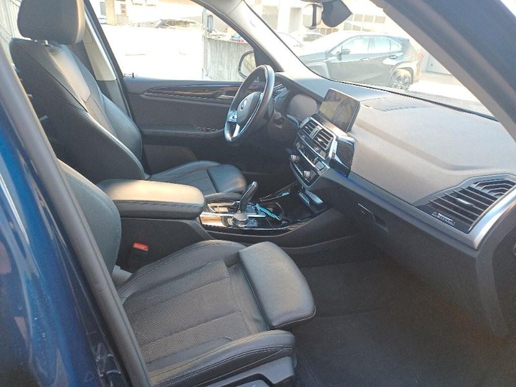 BMW X3 18D 150CV STEPTRONIC 48V S-DRIVE XLINE ( FARI LED - BMW DIGITAL COCKPIT - AMBIENT LIGHTS - PELLE - CLIMA TRIZONA - NAVI - CARPLAY - PARK ASSISTANT - TELECAMERA POST. - CERCHI 19 )