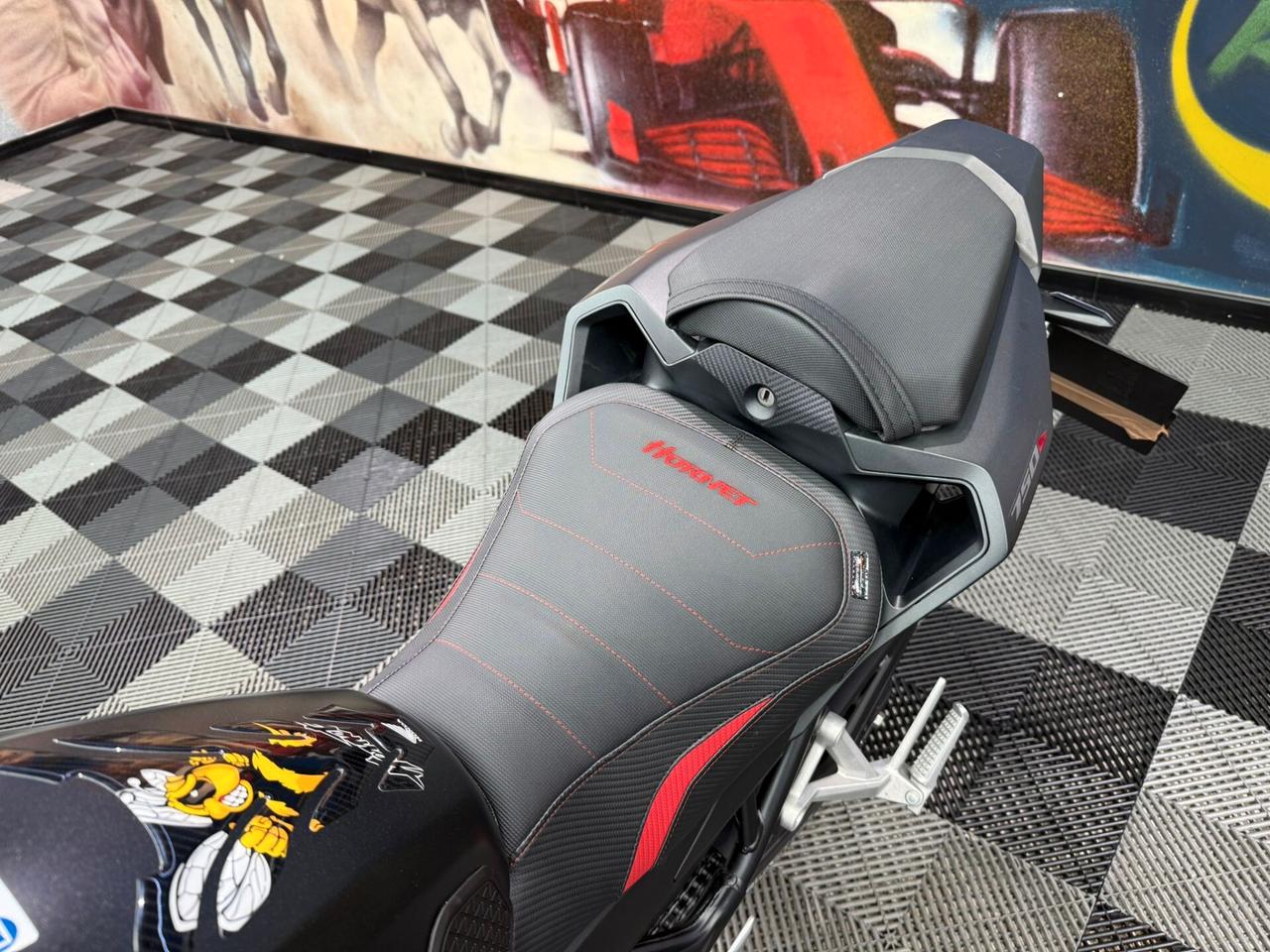 Honda Hornet 750 (44701)