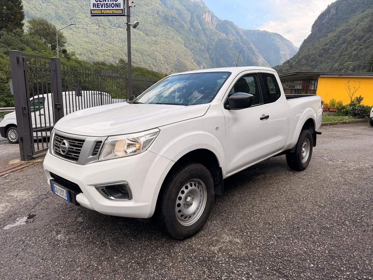 Nissan Navara 2.3 dCi 4WD King Cab Acenta