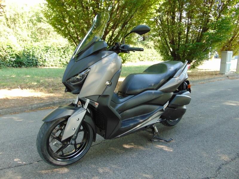 Yamaha X-Max 300