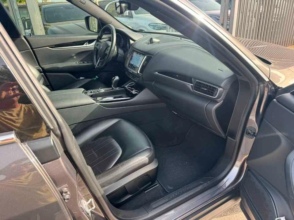 MASERATI LEVANTE 3.0 D 250 CV