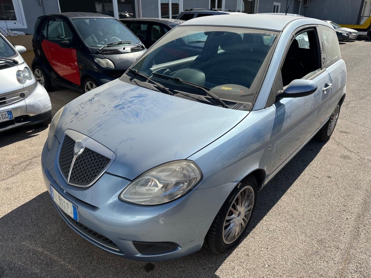 Lancia Ypsilon 1.2 LEGGI ANNUNCIO