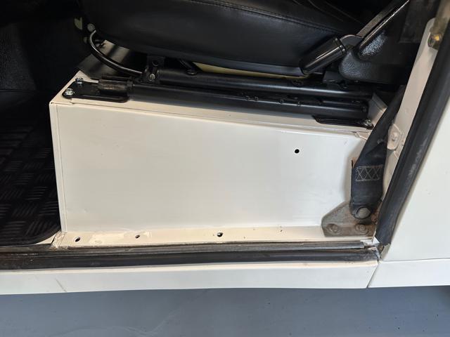 LAND ROVER Defender 90 diesel Soft-top