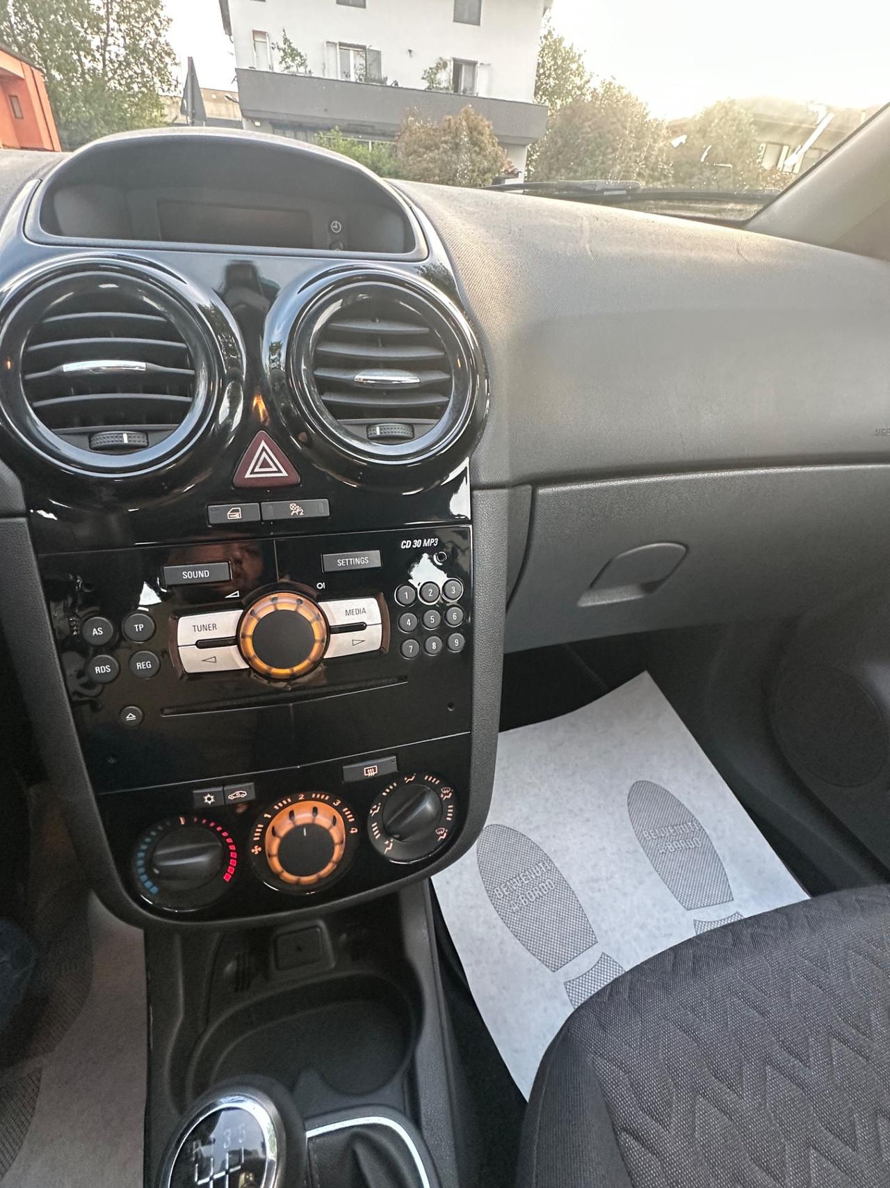 Opel Corsa 1.0 12V 5 porte Edition