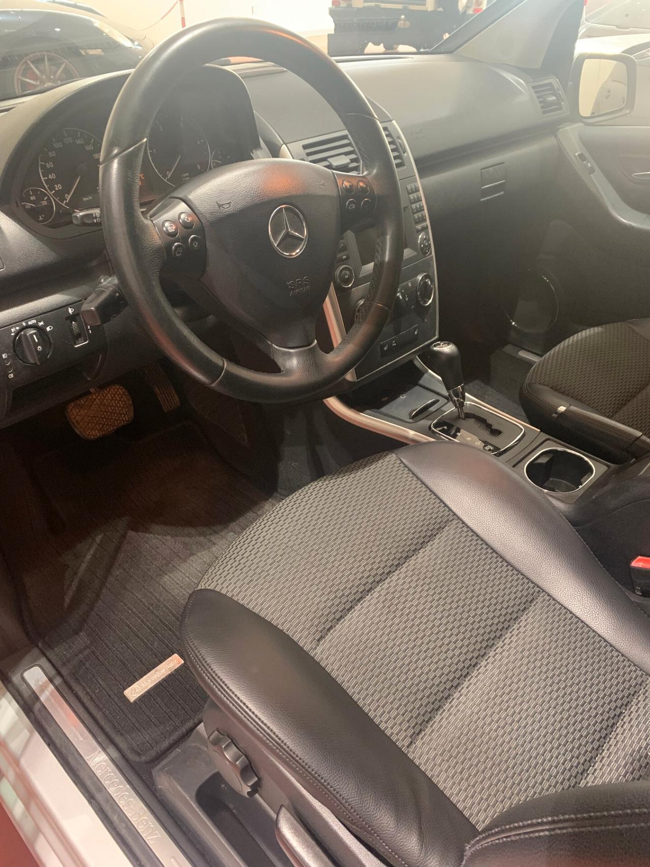 Mercedes-benz A 180 CDI Avantgarde AUTOMATIK-OTTIME CONDIZIONI-