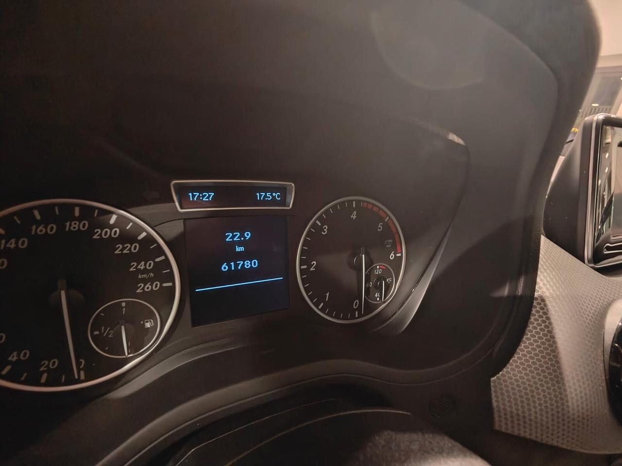 Mercedes-benz B 180 CDI BlueEFFICIENCY Premium