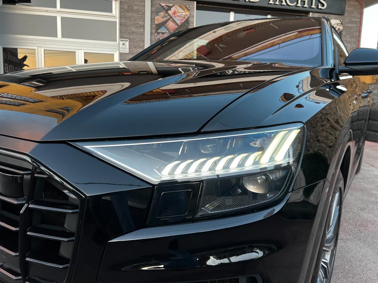 Audi Q8 50 TDI 286 CV Quattro-2XS LINE-TOTAL BLACK