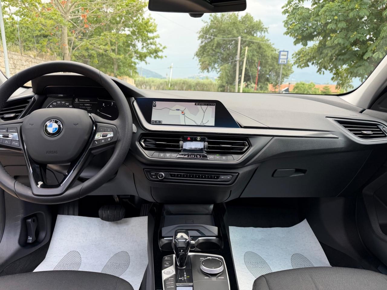Bmw 116 116d 5p. Business Advantage