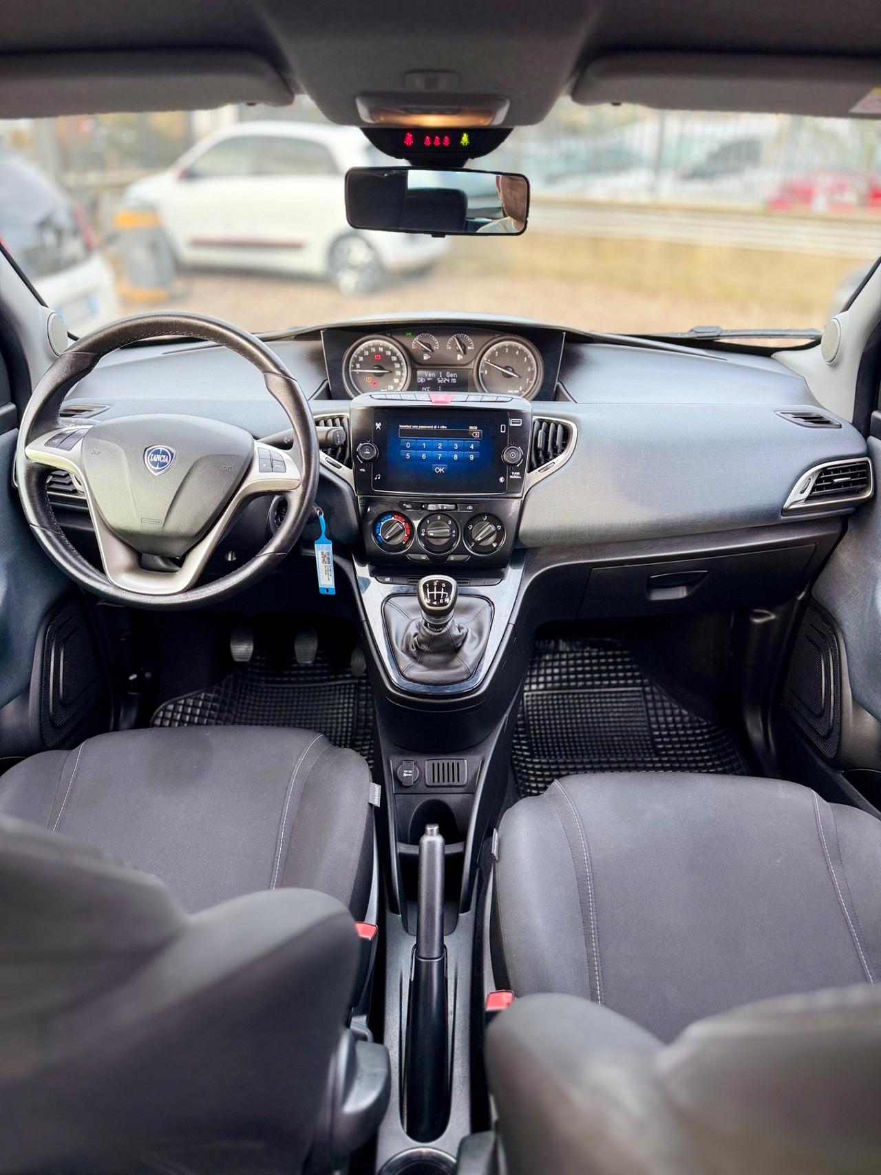 Lancia Ypsilon 1.0 FireFly 5 porte Hybrid Alberta Ferretti