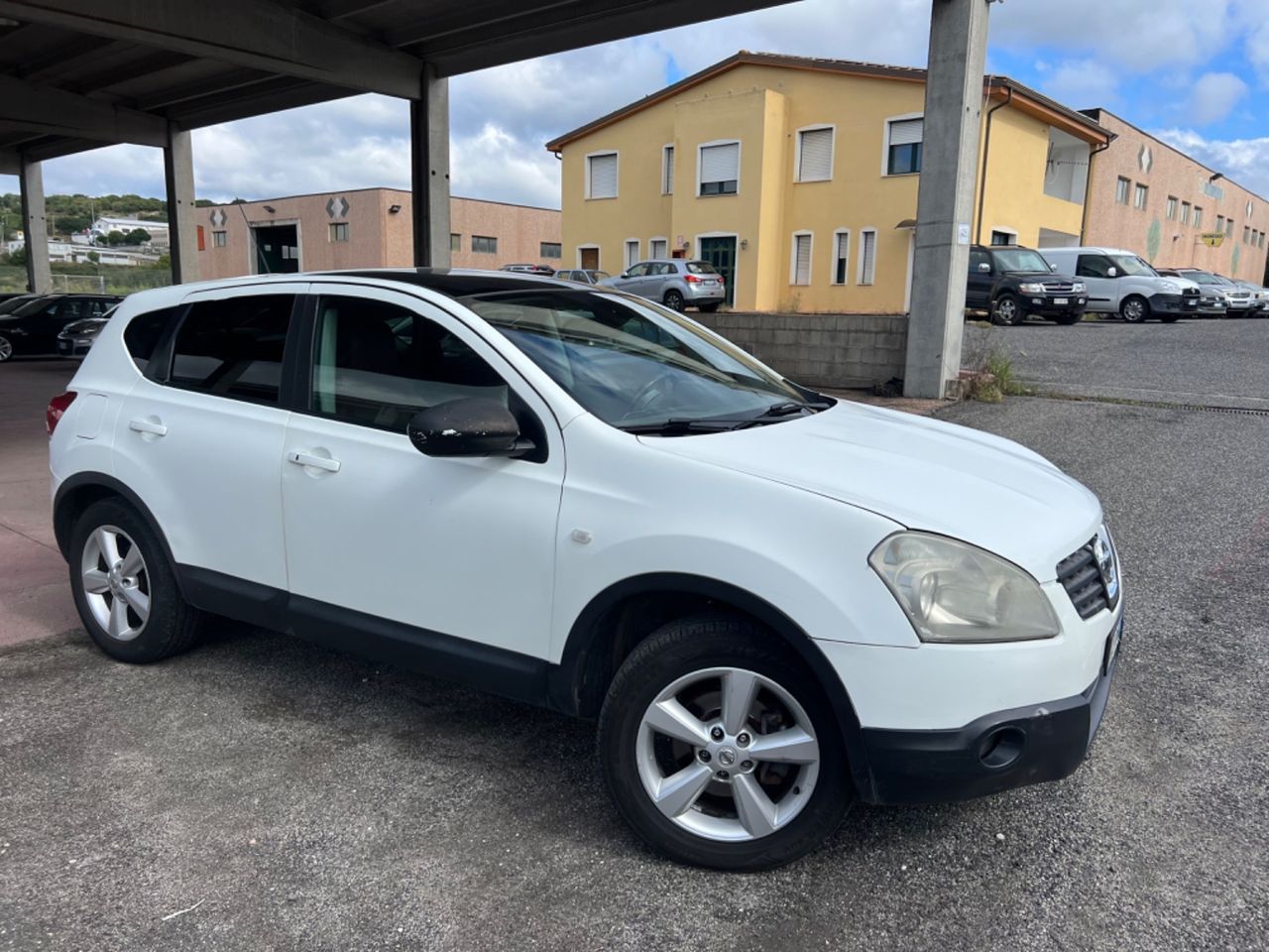 Nissan Qashqai 1.6 leggi