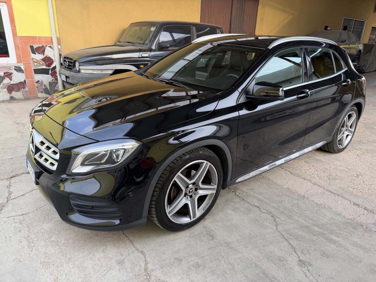 Mercedes GLA 200 d Autom. 4Matic Premium AMG