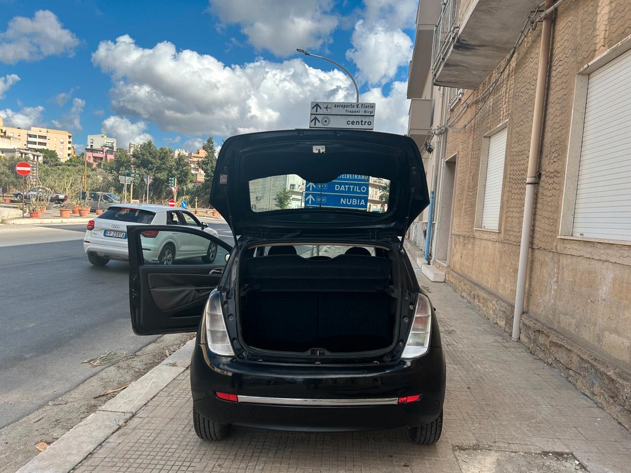 Lancia Ypsilon 1.3 MJT 75 CV Argento