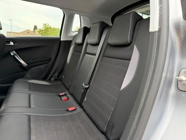 Peugeot 2008 1.6 BlueHDi 100 cv Allure 2015