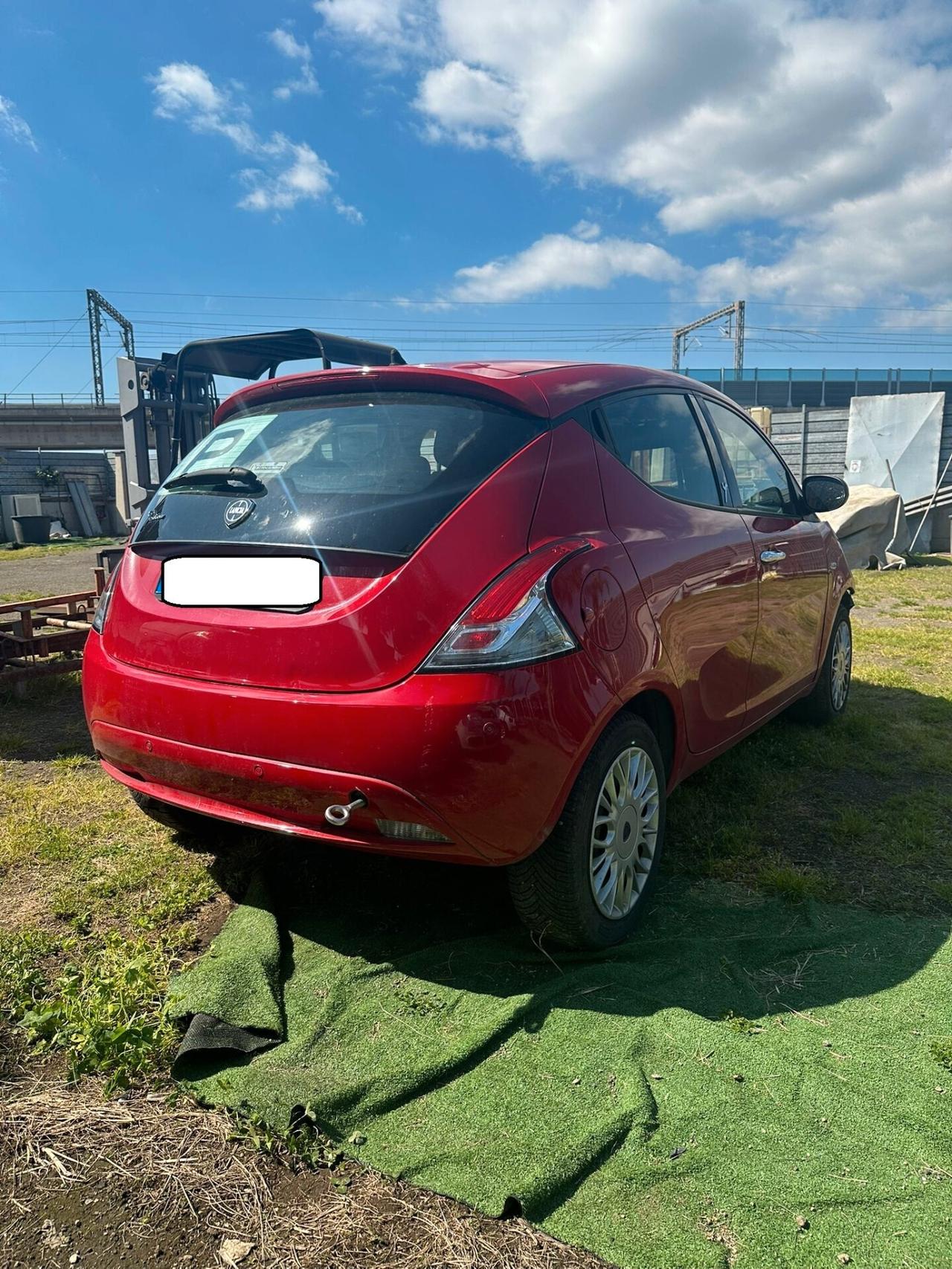 Lancia Ypsilon 1.2 Silver SINISTRATA