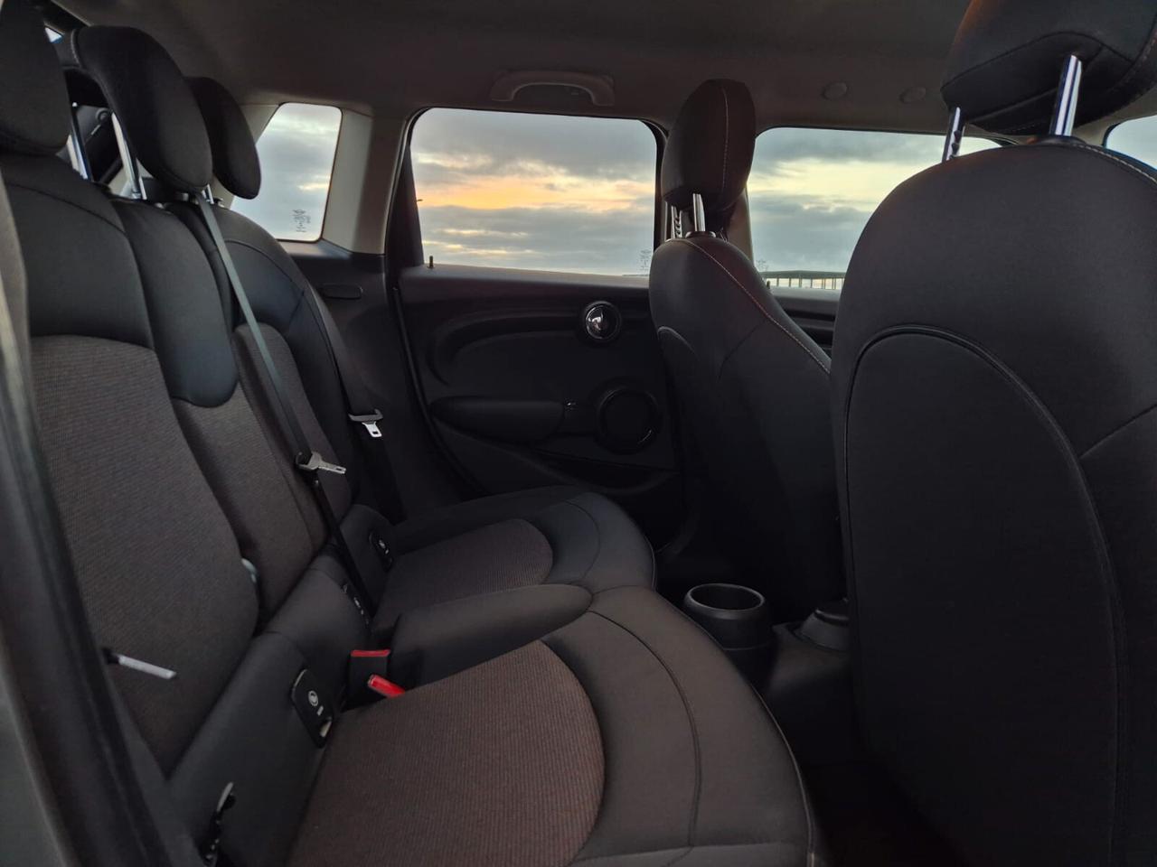 Mini 1.5 Cooper D Business