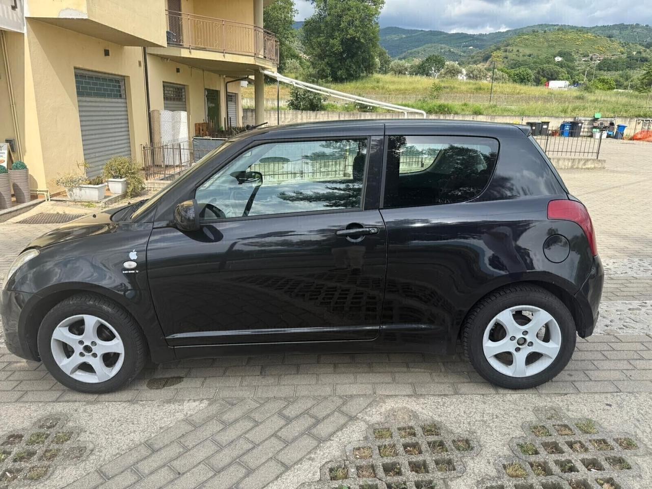 Suzuki Swift 1.3 DDiS 3p. GL