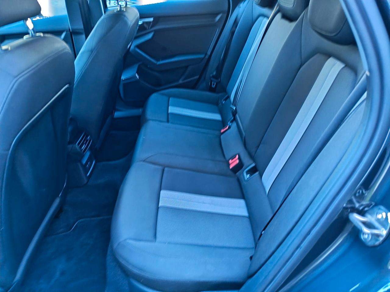 Audi A3 Sedan 30 TDI Business Advanced