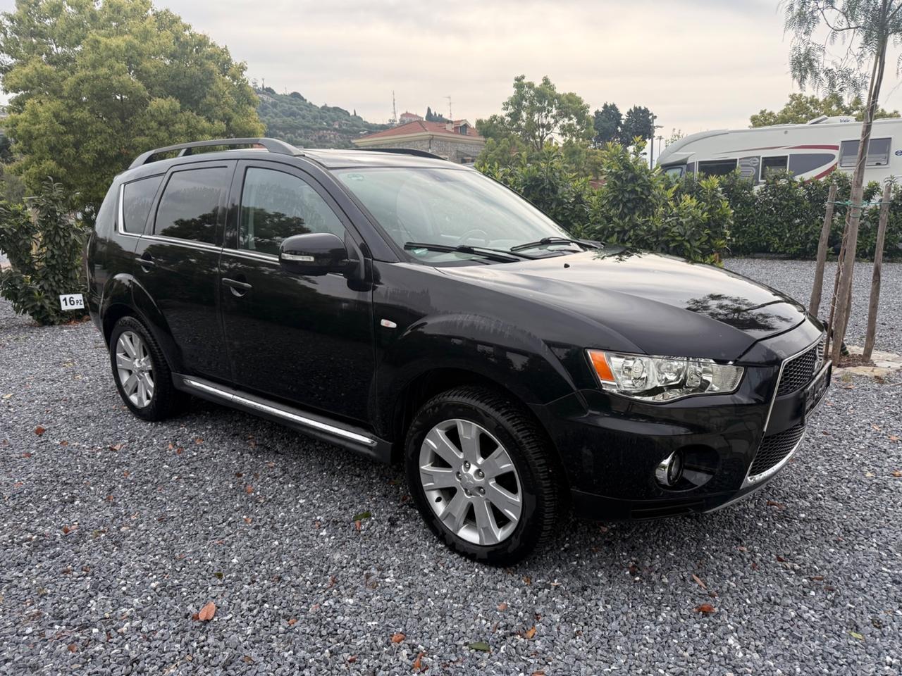 Mitsubishi Outlander 2.2 DI-D TC-SST Instyle DPF 7p
