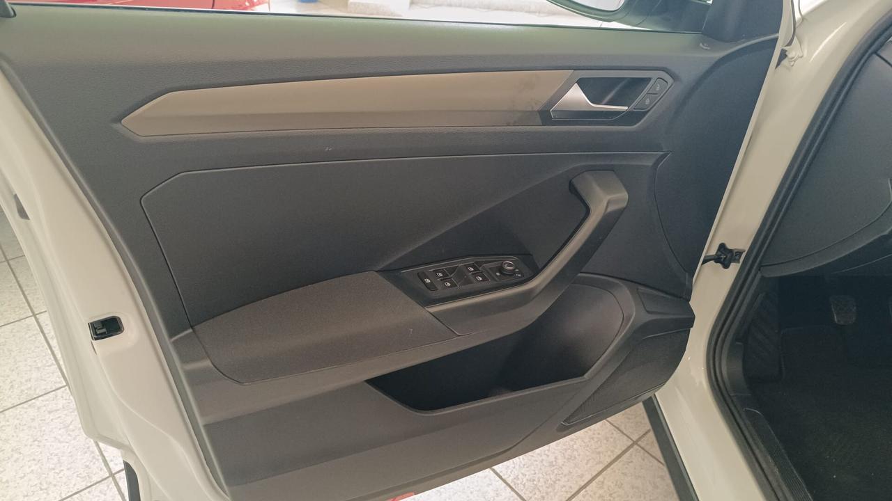 VOLKSWAGEN T-ROC 1.6 TDI 116CV DIESEL MANUALE 6 MARCE