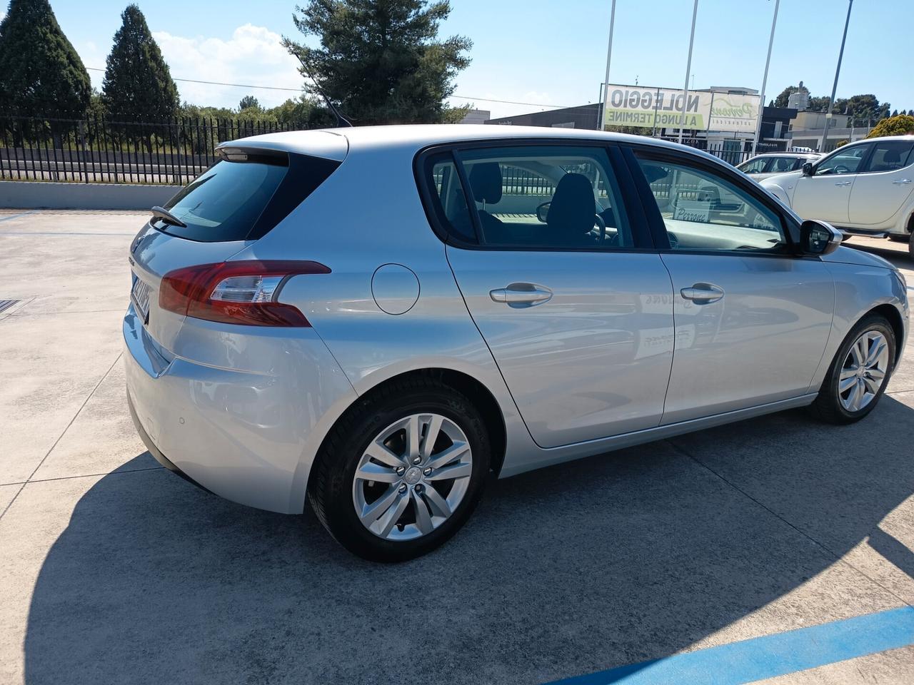 Peugeot 308 BlueHDi 100 S&S Active