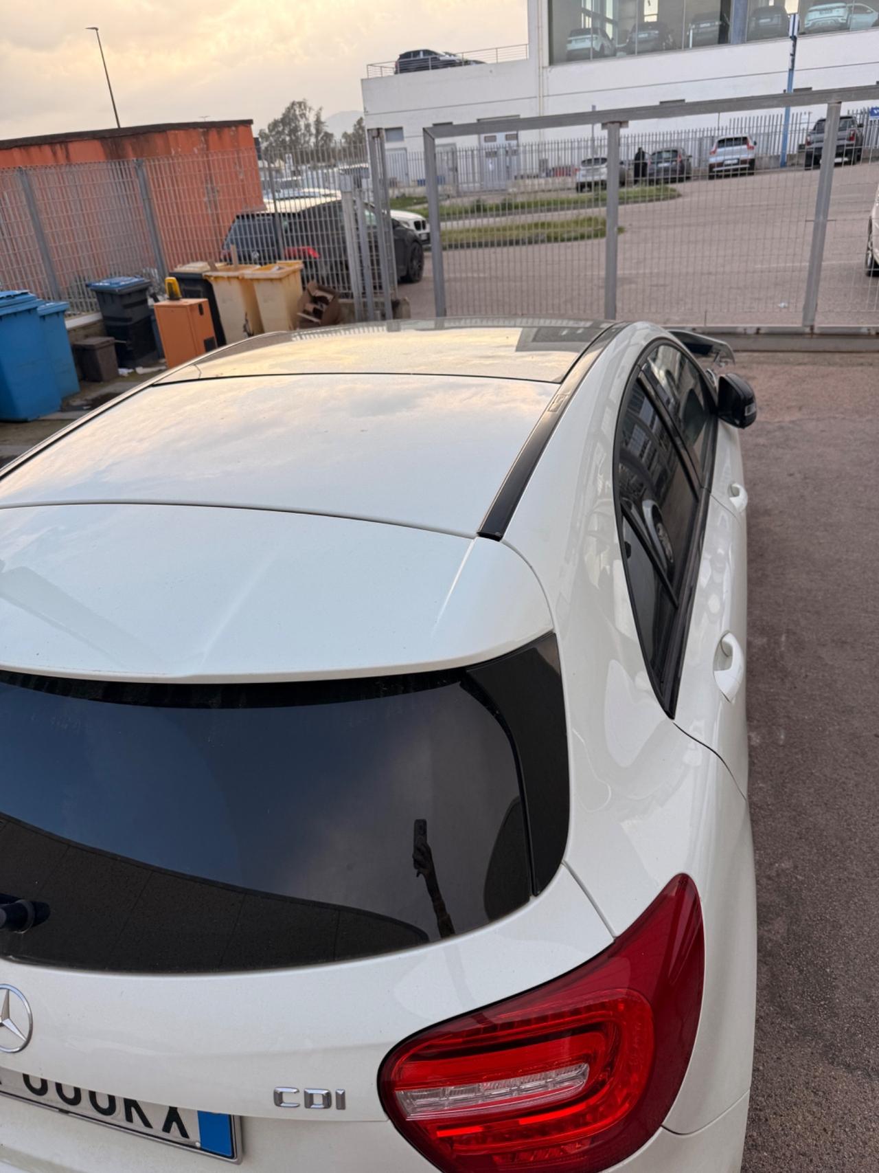 Mercedes-benz A 200 Premium SINISTRATA