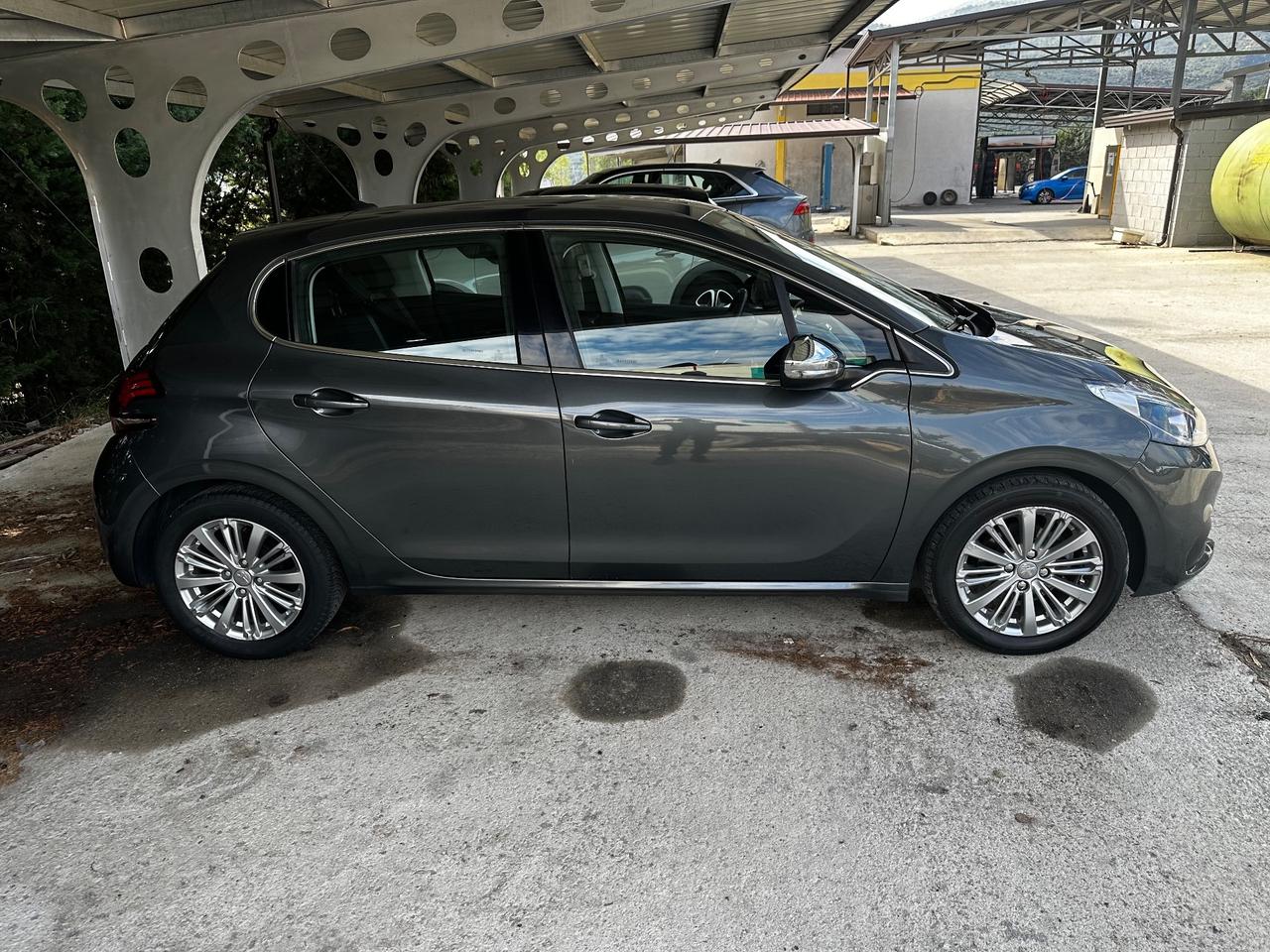 Peugeot 208 PureTech 82 5 porte Allure