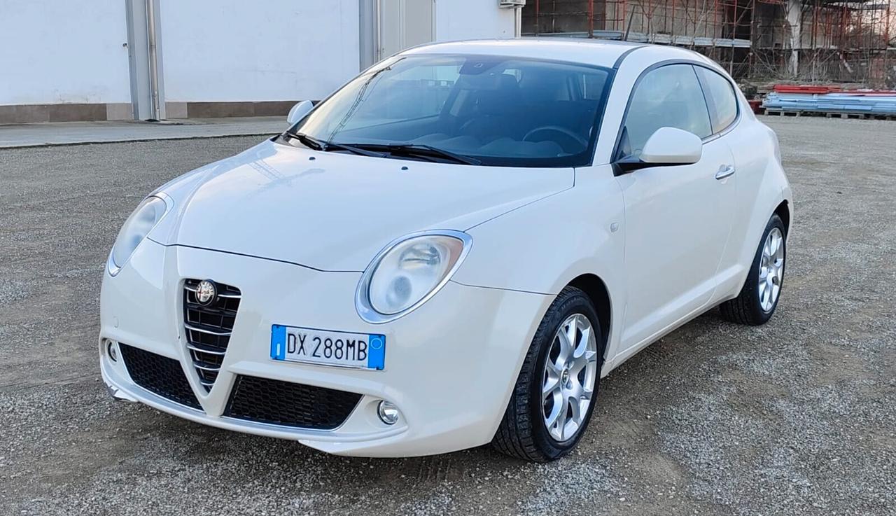 Alfa Romeo MiTo 1.6 JTDm 16V Distinctive Sport Pack