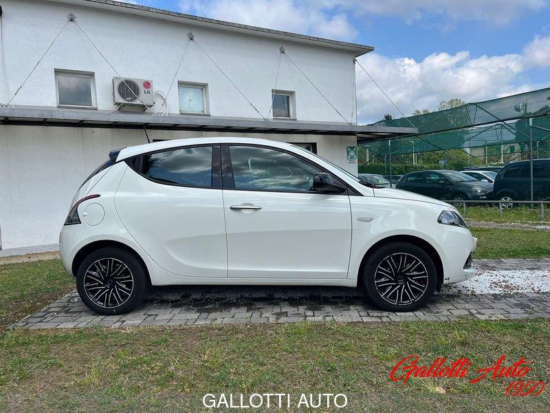 Lancia Ypsilon 1.0 FireFly 70cv Hybrid Gold