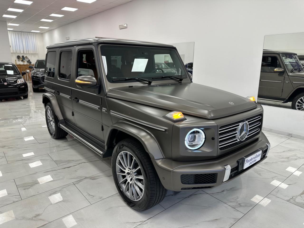 MERCEDES - BENZ- CLASS (G) 400 D (AMG LINE)