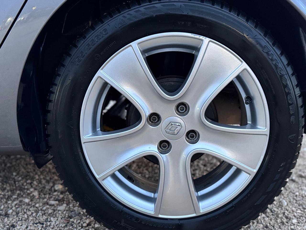 Renault Clio 1.2 75CV 5 porte intens