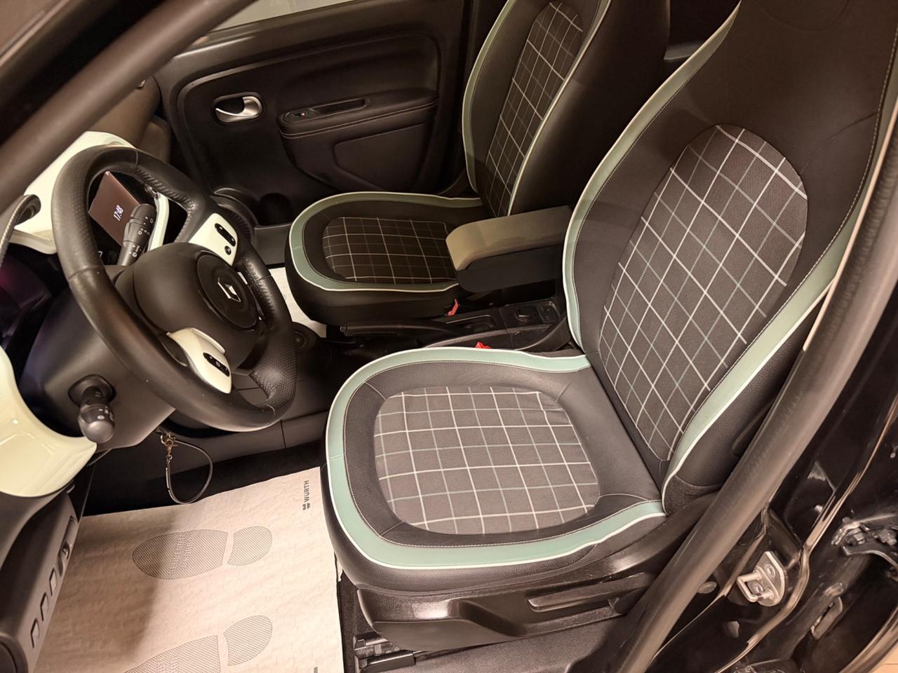 Renault Twingo automatica/pelle/led ed.La Parisienne