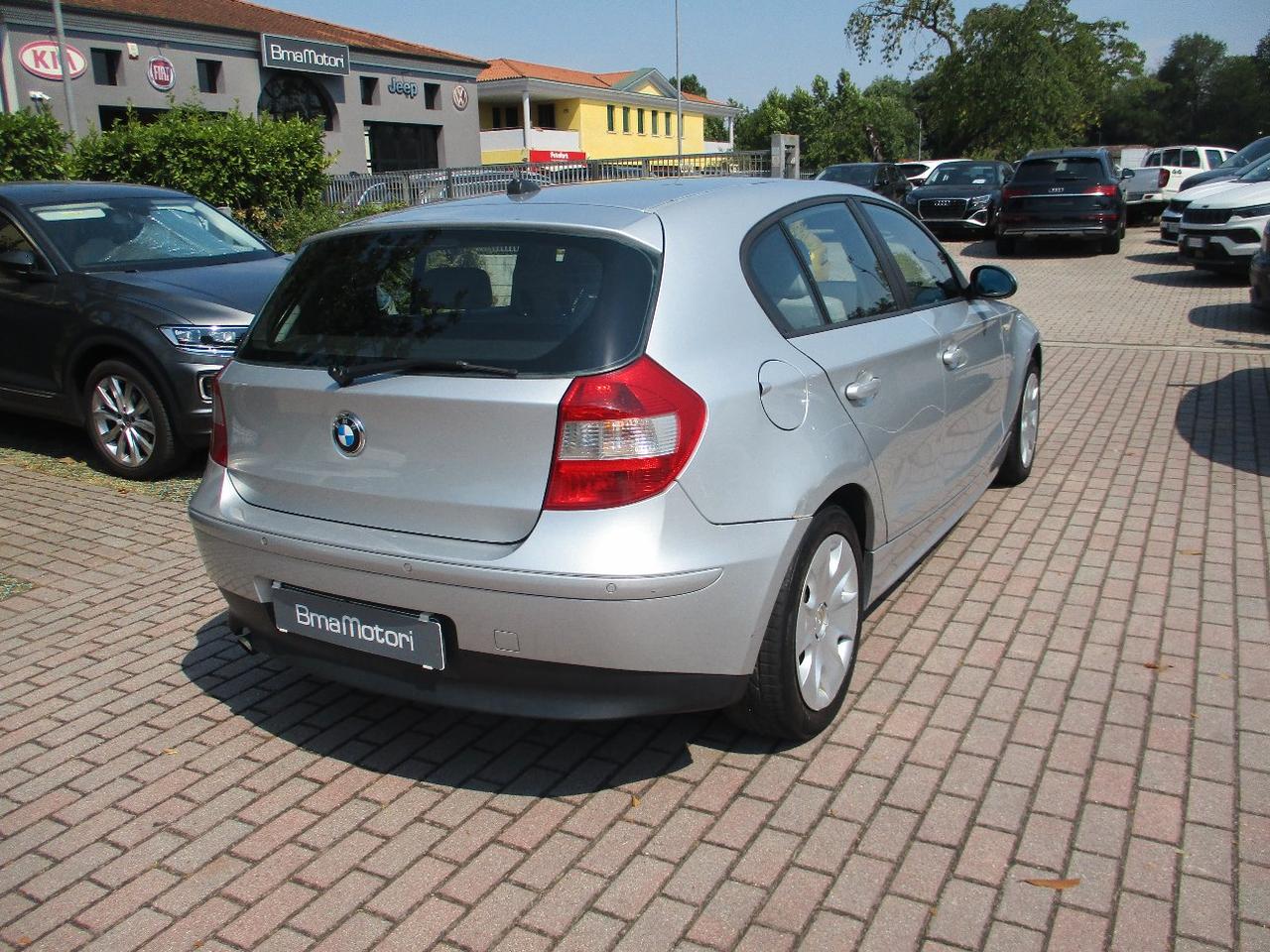 BMW 116 i 5p Futura Pelle/Sensori