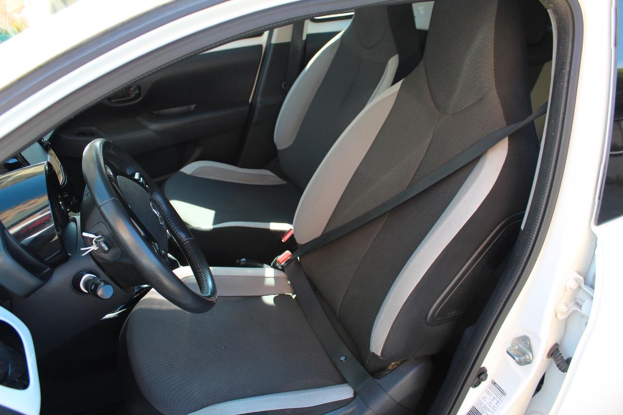 Toyota Aygo 1.0 VVT-i 69 CV 5 porte x-play Unico Proprietario Adatta a neopatentati