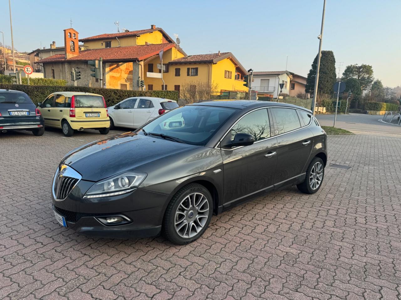 Lancia Delta 1.6 MJT DPF Selectronic Oro