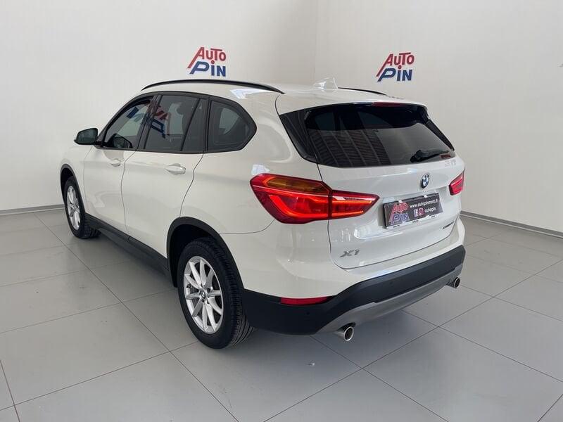 BMW X1 sDrive18d Business *Pelle*Navi*Led*